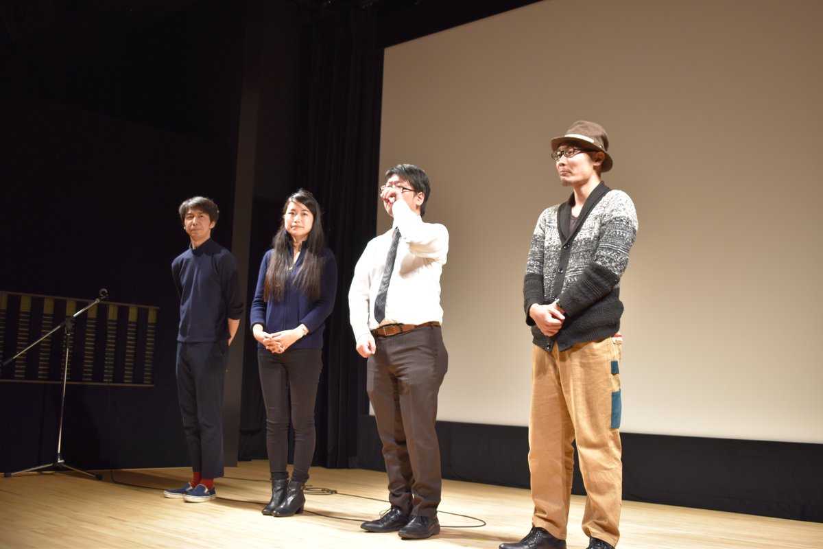 ポエトリースラムジャパン 決勝戦の前に ゲストライブもありました チャットモンチーのドラマー そして現在は作家 作詞家として活躍される高橋久美子さんによるステージ グロッケンやシェーカーを使った朗読で あっという間に会場を柔らかな空気に包み