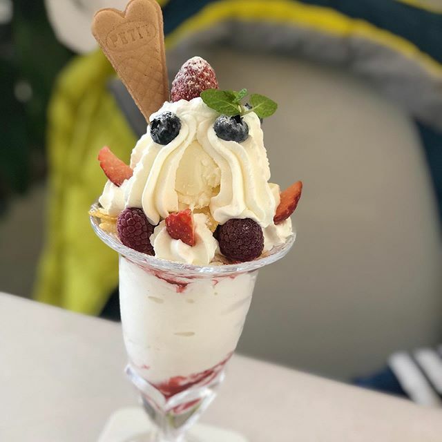otama_han's tweet photo. 食べてばかりの大晦日
#さっぽろ #北海道旅行 #北海道グルメ #北菓楼札幌本館 #ニャンズはおるすばん https://t.co/6fYOELCdDv https://t.co/i4rPm29TOt