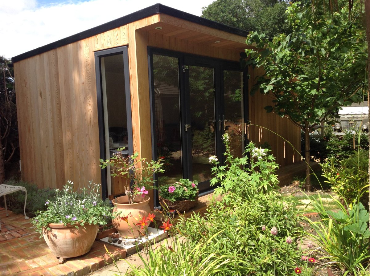FutureRooms's tweet photo. All of our garden rooms are made to order and whilst our website offers indicative process for sizes and styles, all rooms can be upgraded or designed to non- standard sizes and with additional features. https://t.co/iq5MWOhmS8 #earlybiz #happynewyear2020 #gloshour https://t.co/V7xHC9OzDP