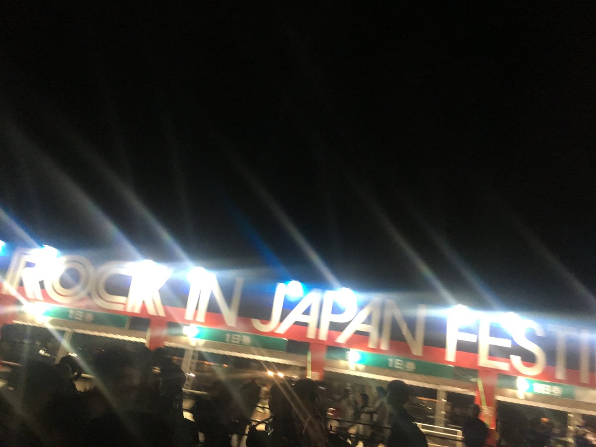 ppp_drop's tweet photo. #今年を振り返る 

2019年のライブ合計18本！
2018年と比べる遠征回数も増えたしはじめてフェスで遠征もできた〜！！
来年も引き続きsumikaとandropは行き続けます☺️❣️ https://t.co/XOaGHzuCGB
