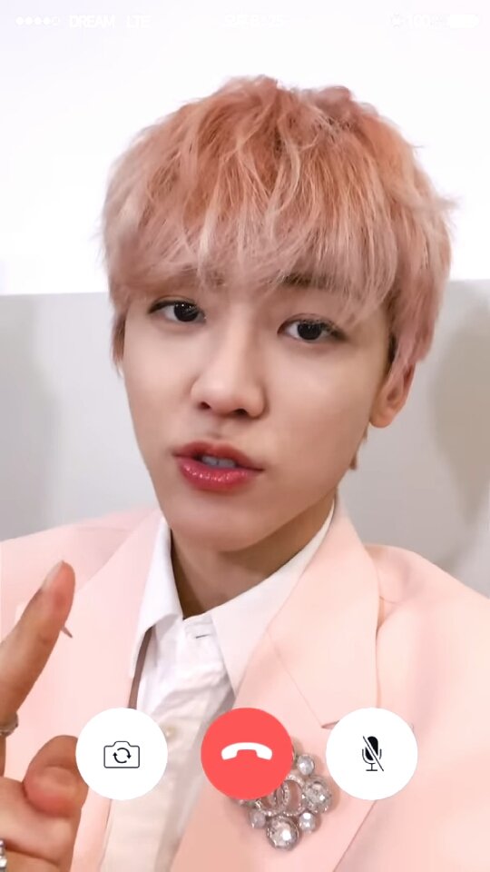 Rymarkleeu's tweet photo. คนน้องโทรมาบ่น คนพี่ก็เอาแต่ยิ้ม #markmin https://t.co/oDB0Hu7pvu