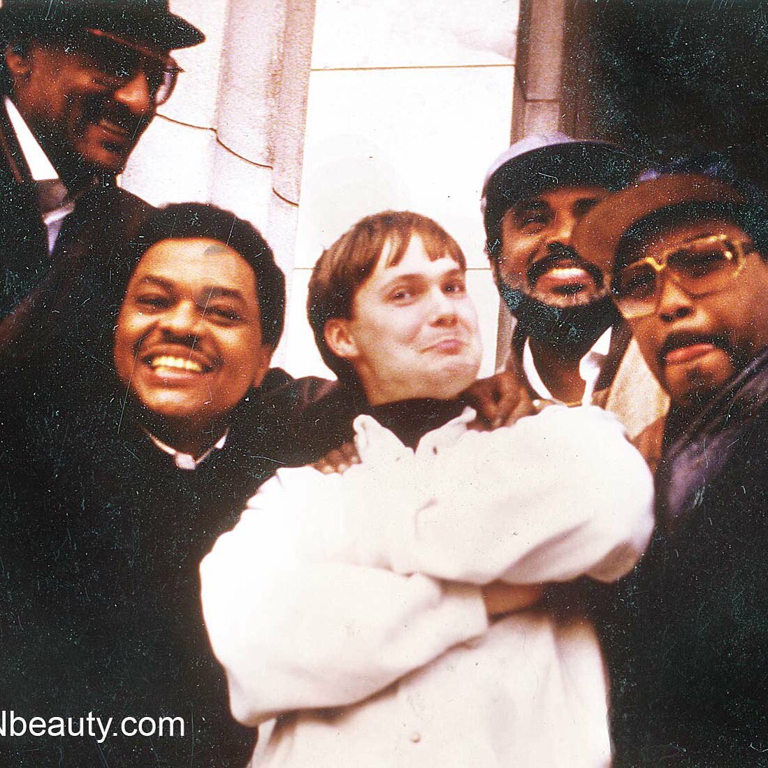 olanart's tweet photo. @TheFourTopss @olanart @aristarecords Me with The Four Tops shooting their Album cover for Artista long before the word ‘selfie’ existed! #TheFourTops #LeviStubbs #OlanMontgomery #DukeFakir #RenaldoBenson #LawrencePayton #AristaRecords #selfie https://t.co/0gkFWiEDgj