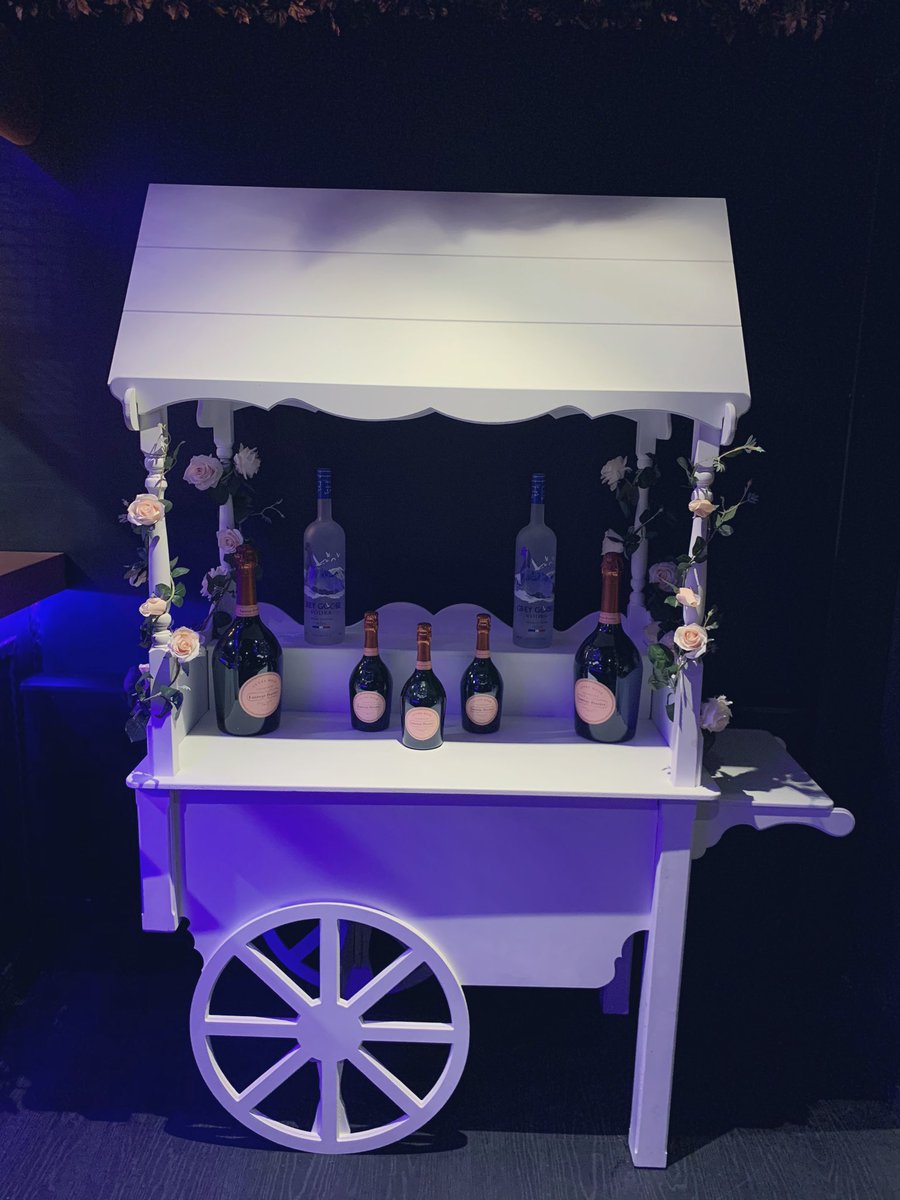 Candy Cart with a twist 🍾

#candycart #sweetcart #champagne #cheshireevents #eventsmanchester #venuedresser #weddinghire #cheshirewedding