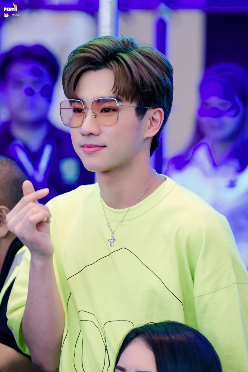 KimJoyHan's tweet photo. Love u, Nong Perth!🐯🖤
Looking forward to a new year full of joy, happiness and peace!  We will be together for a long time na kha!💕🙏
[20191231]
#PerthOfTheYear
#รอยยิ้มของชูครีม
#PerthTanapon 
#Perthppe 
#kimjoyhan https://t.co/kuXdN29RBx