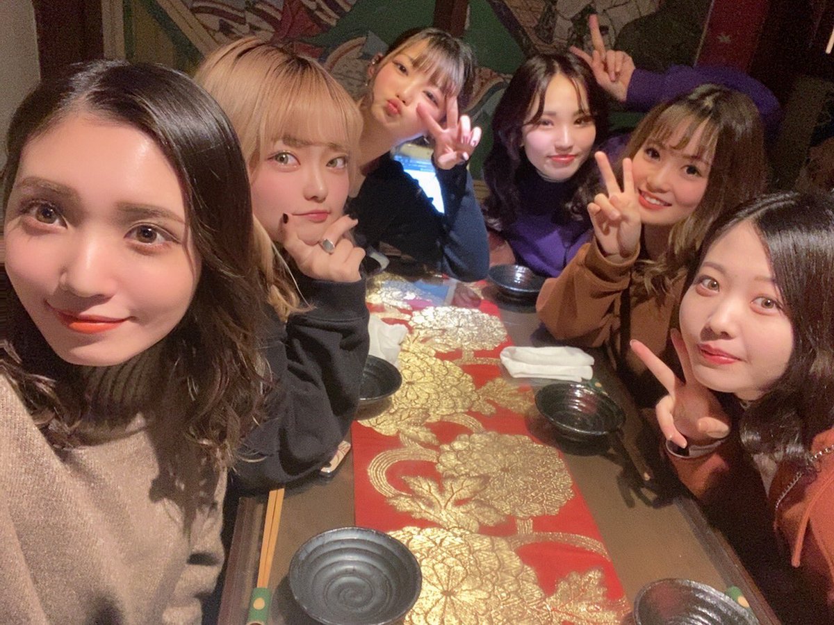taetaeyui29's tweet photo. 2019年お疲れ様です( ◜ω◝ )
#友達全員顔面国宝 https://t.co/pnGvnUOQim