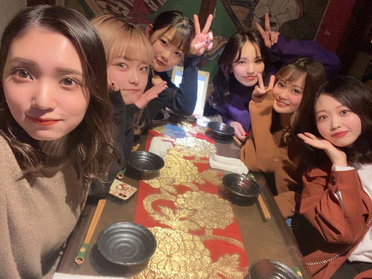 taetaeyui29's tweet photo. 2019年お疲れ様です( ◜ω◝ )
#友達全員顔面国宝 https://t.co/pnGvnUOQim