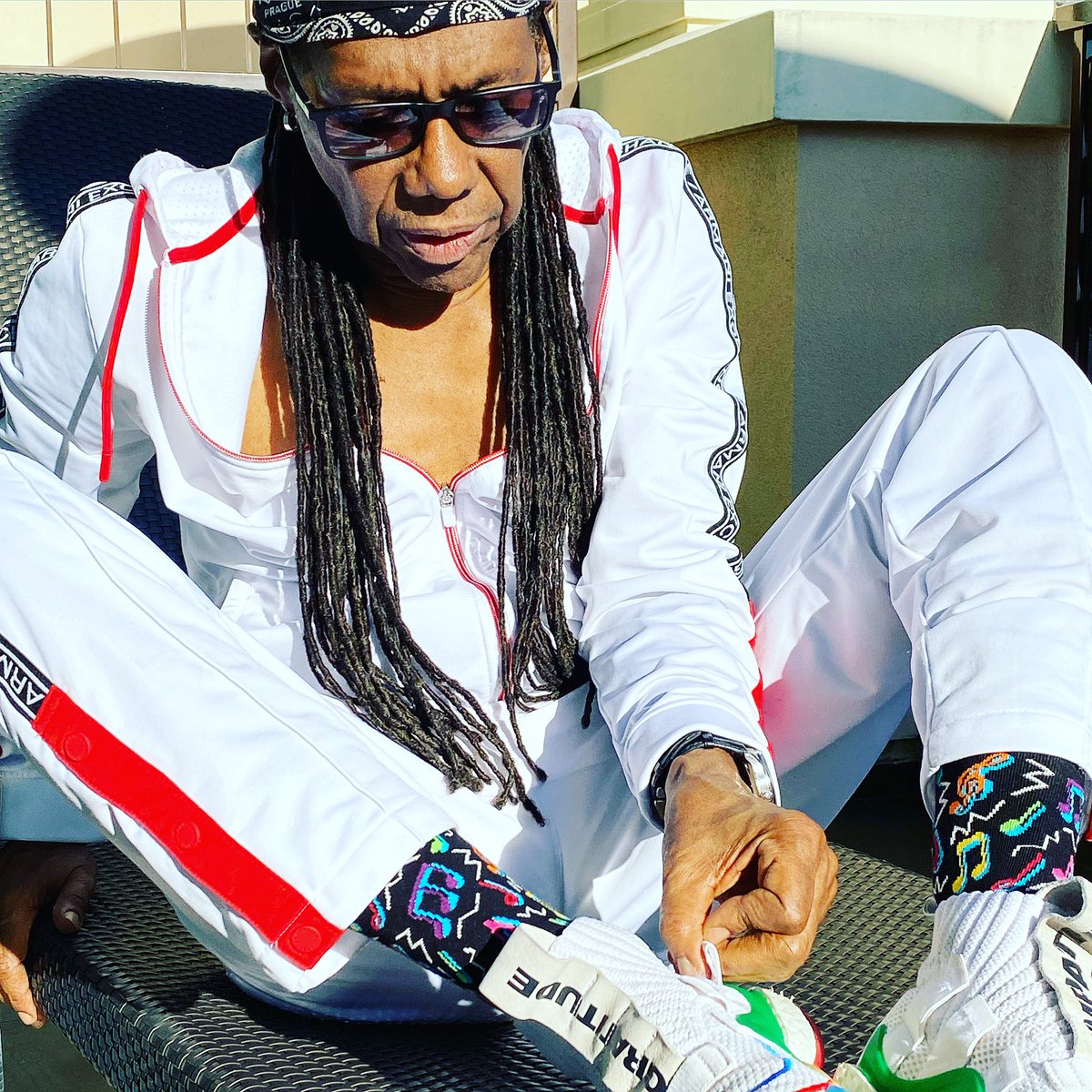 nilerodgers's tweet photo. Good morning from #Monaco. Just finished morning walk in #montecarlo. It’s beautiful here. #newyearseve #mediterranean #southoffrance #northernitaly #goodfriends #memories @karllagerfeld @daftpunk @pink @50cent @nilerodgerssockgame https://t.co/MvLmLre59z