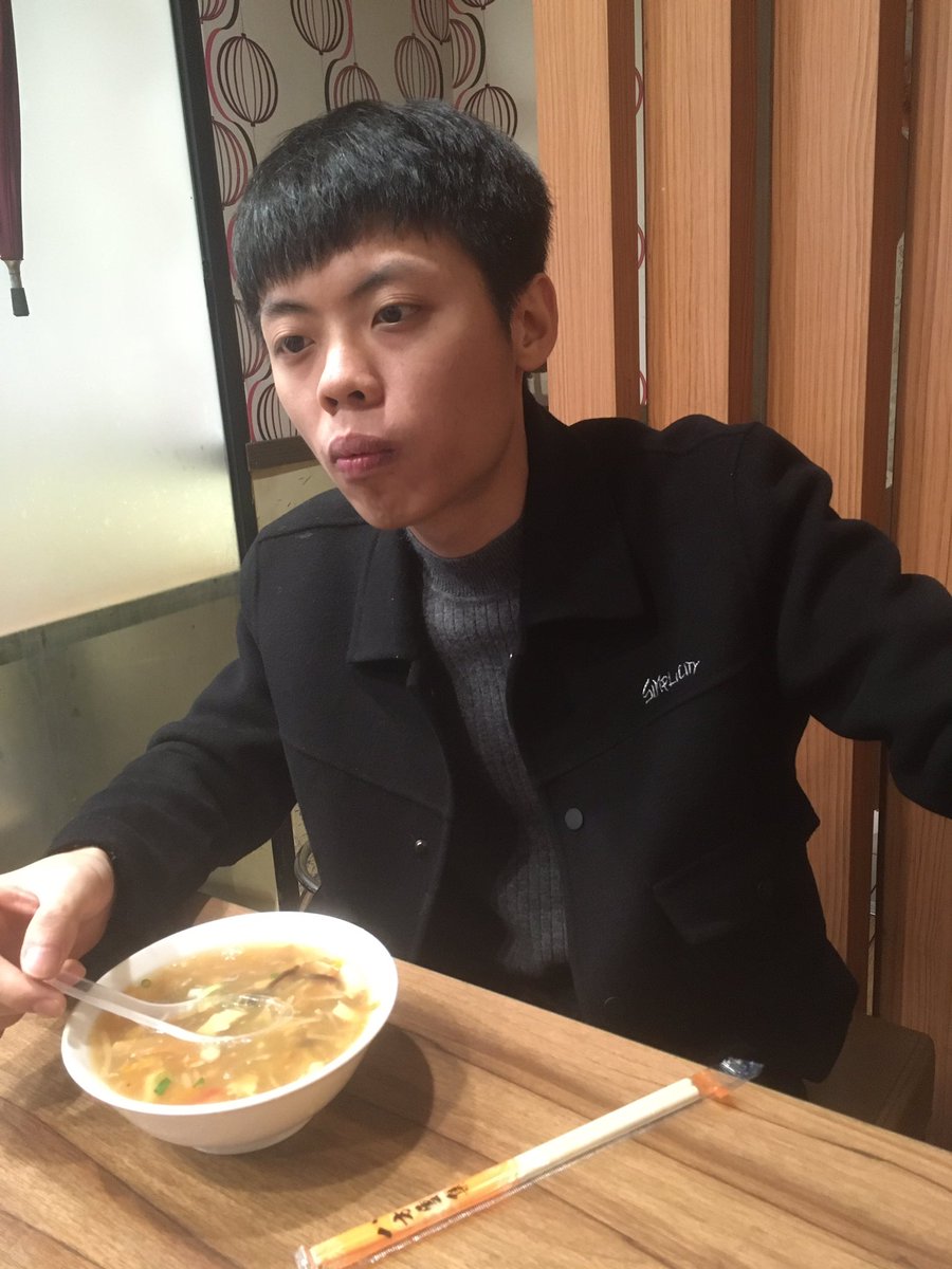 FireFox19841213's tweet photo. 恭喜你趕上和我今年最後一餐。 https://t.co/mIIG55f8os