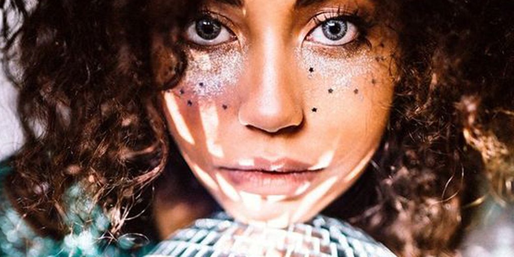 Wunder2SA's tweet photo. Happy New Year to all our fabulous followers! Its out with the old and in with the new. Ring in the new year in style with Wunder2. Dap a little Glitter Gelly to your eye make up and get ready to sparkle and shine right into 2020. https://t.co/SePetzboRE