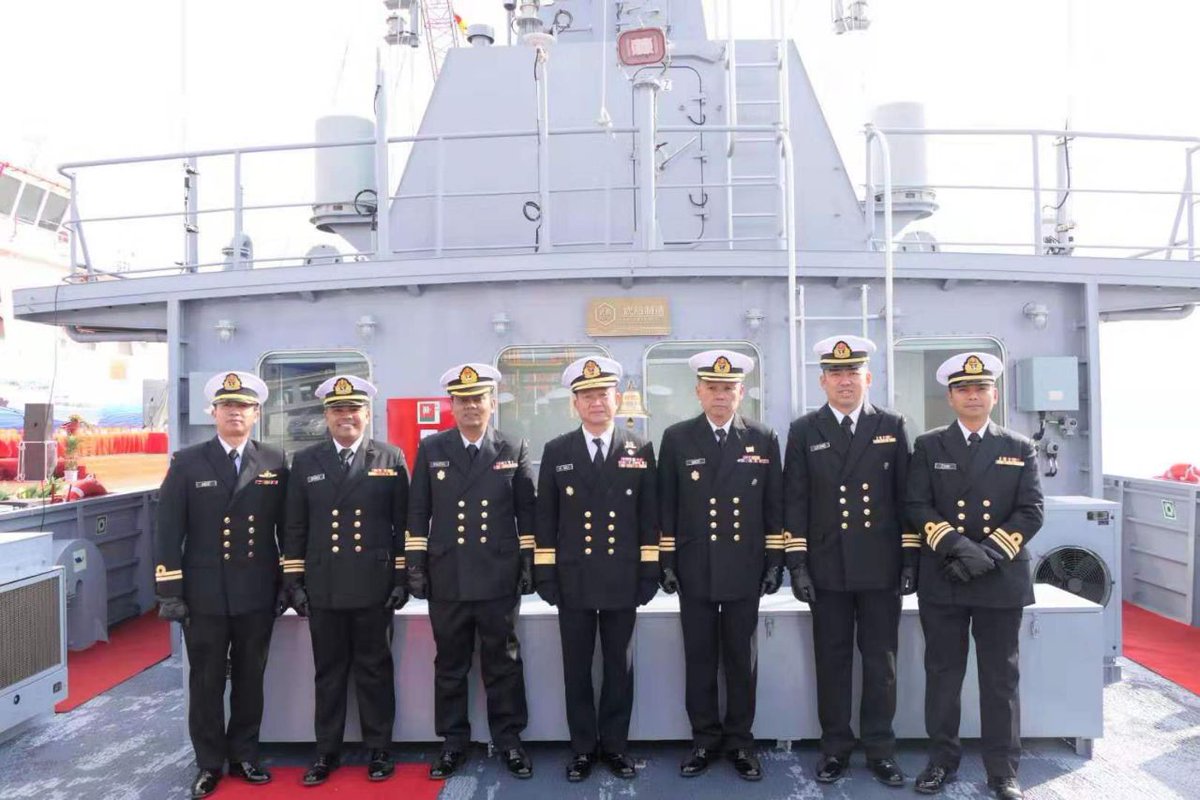 tldm_rasmi's tweet photo. Officially received!
Penyerahan fizikal Littoral Mission Ship pertama TLDM hari ini di Qidong, China.
Kerajaan Malaysia diwakili Setiausaha Bahagian Perolehan @MINDEFMalaysia bersama Panglima Armada Timur sebagai wakil TLDM. 
#15to5 
#NavyNews 
@SyedZahrulPutra https://t.co/a4ip350Sik