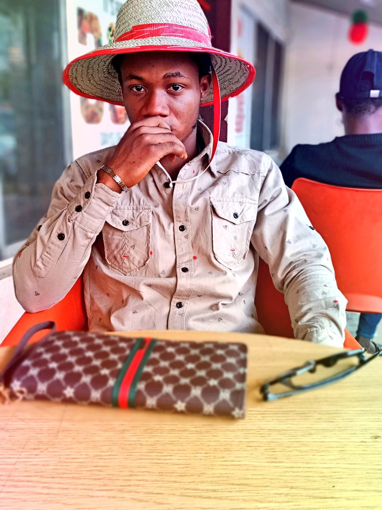 Deesquare18's tweet photo. 2019 has been great and progressive.. Thanks to God for the gift of life. 

2020 is great already⚡⚡⚡ https://t.co/GykA3qX5Ho