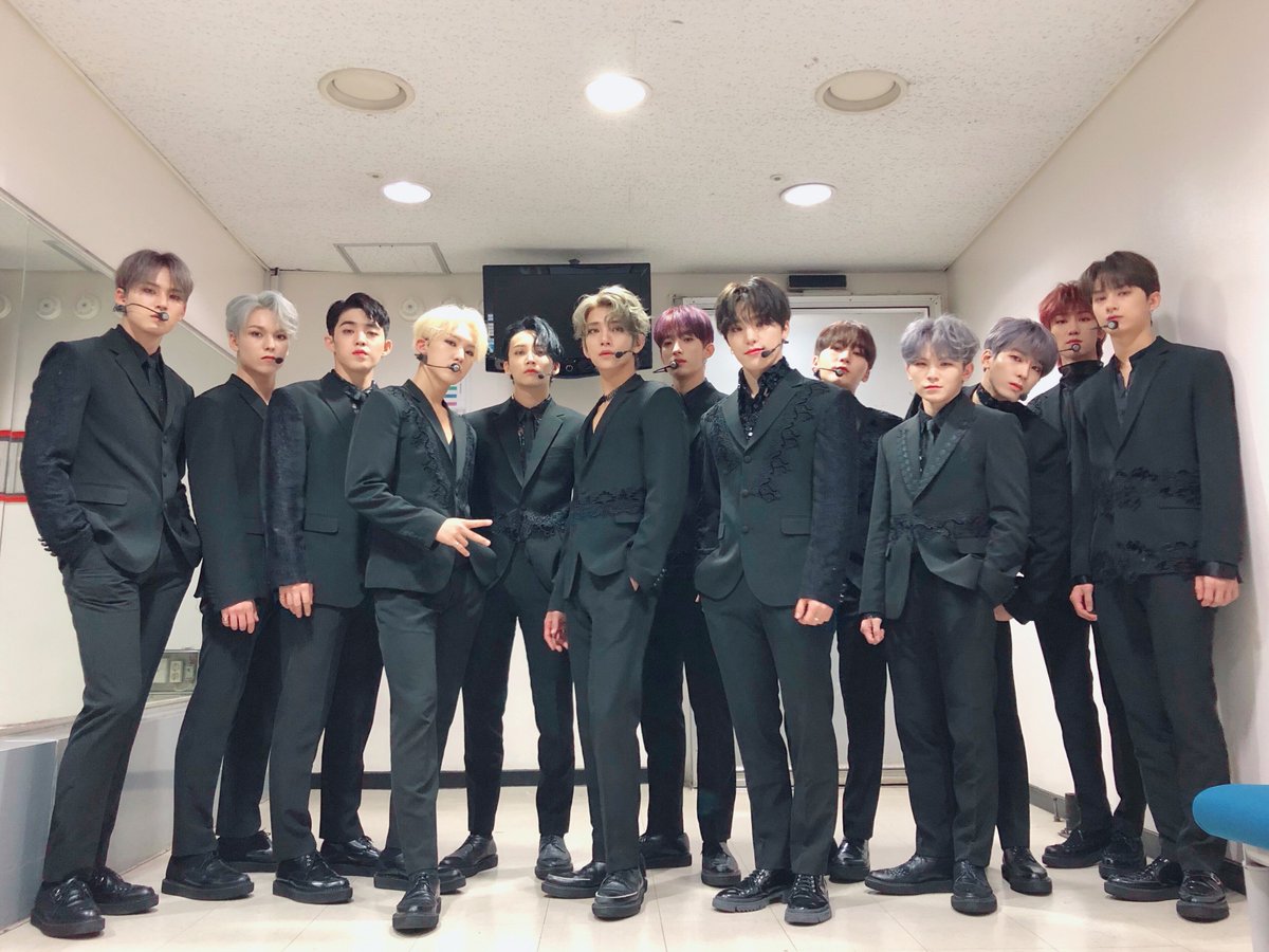 SmileFlowers417's tweet photo. @pledis_17 AN ODE ACHIEVEMENTS:
#25 US Heatseekers Albums
Gaon 3rd quarter most sold album
Charted 1β£ on the Global Album Chart
#SEVENTEEN #SVT_2019 @pledis_17 #2019_SVT_YEAR https://t.co/PlJYxBsKed