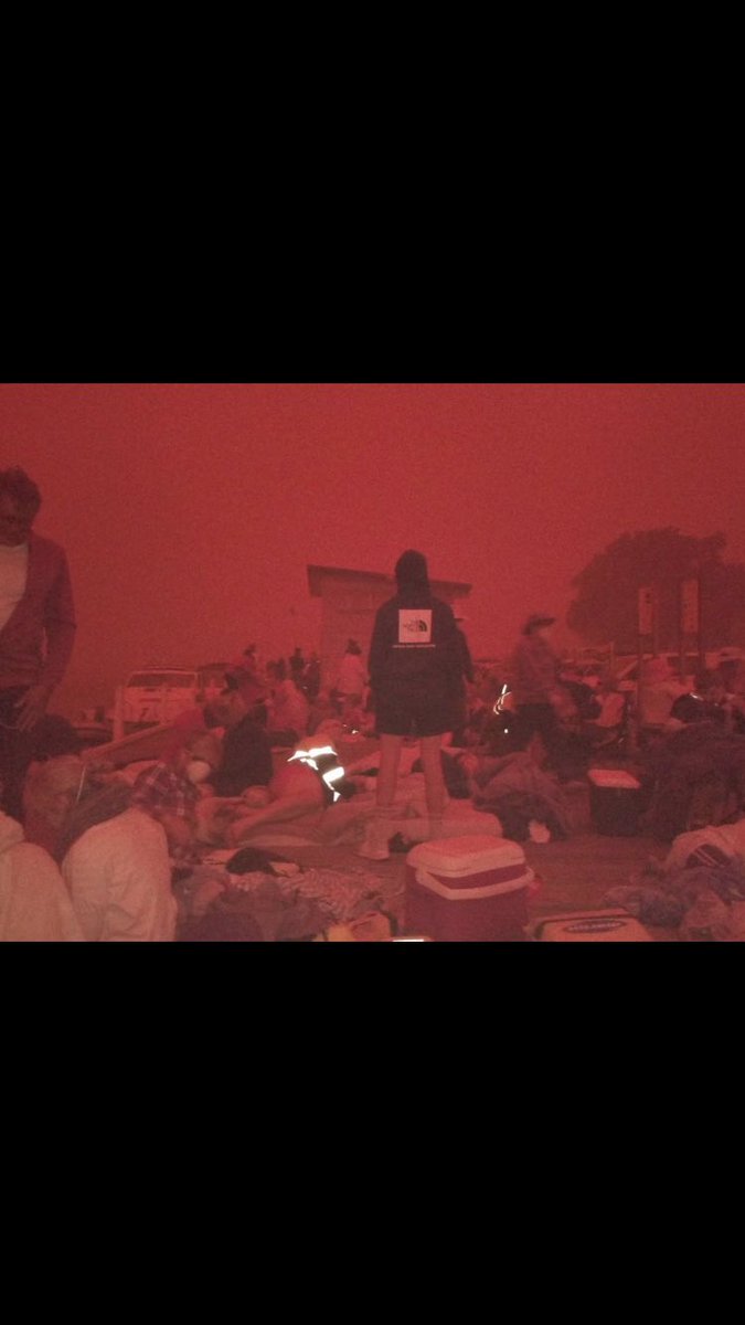 Nursey1994's tweet photo. It must feel like the end of the world there right now. There’s going to be a generation of kids having nightmares.and a hell of a lot of bad chests. Utterly terrifying. #AustralianFires #lookslikehell https://t.co/qSQL5p6T7p