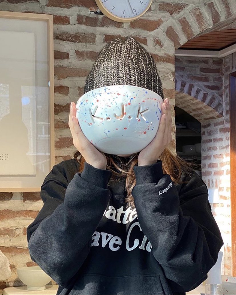 530natty's tweet photo. #alchemistJK ⊹ Spouts for ceramic copies placed on clay ewer that I made by my own, also with my name on it as a sign. It’s for my knitting bowl. The sake-serving ewer was not easy, but thankfully I nailed it! Good job, Jaekyung. https://t.co/76EVGt99C5