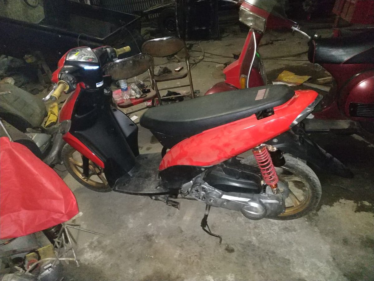 anakmade's tweet photo. ahir taun semua motor habis terjual , entah lah semoga bisa kebeli lagi motor https://t.co/Toh4mFEN6x