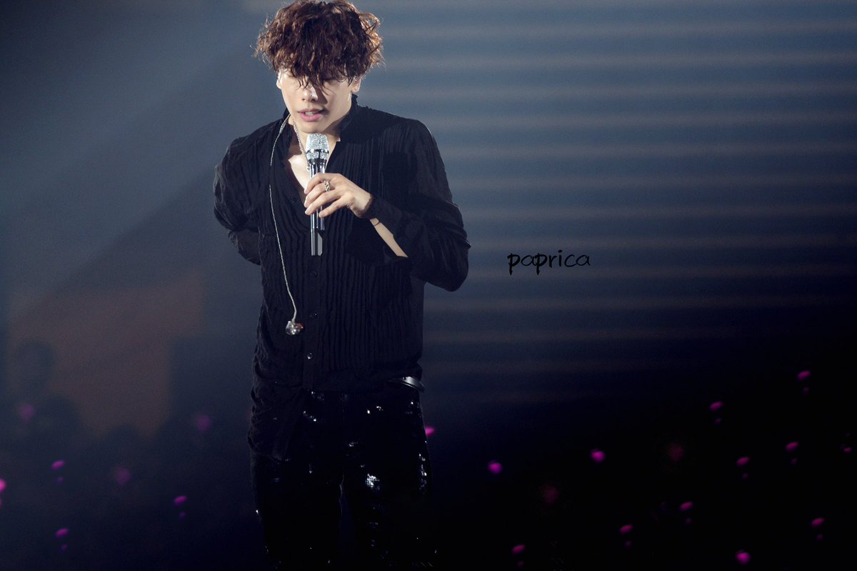 papricaphs's tweet photo. happy New Year..🧣The third one was reworked🧤
PARKHYOSHIN LIVE 2019 LOVES  20190707#LOVERS2019 #박효신 #parkhyoshin #soultree #パクヒョシン #朴孝信 https://t.co/8lzzjyOnlp
