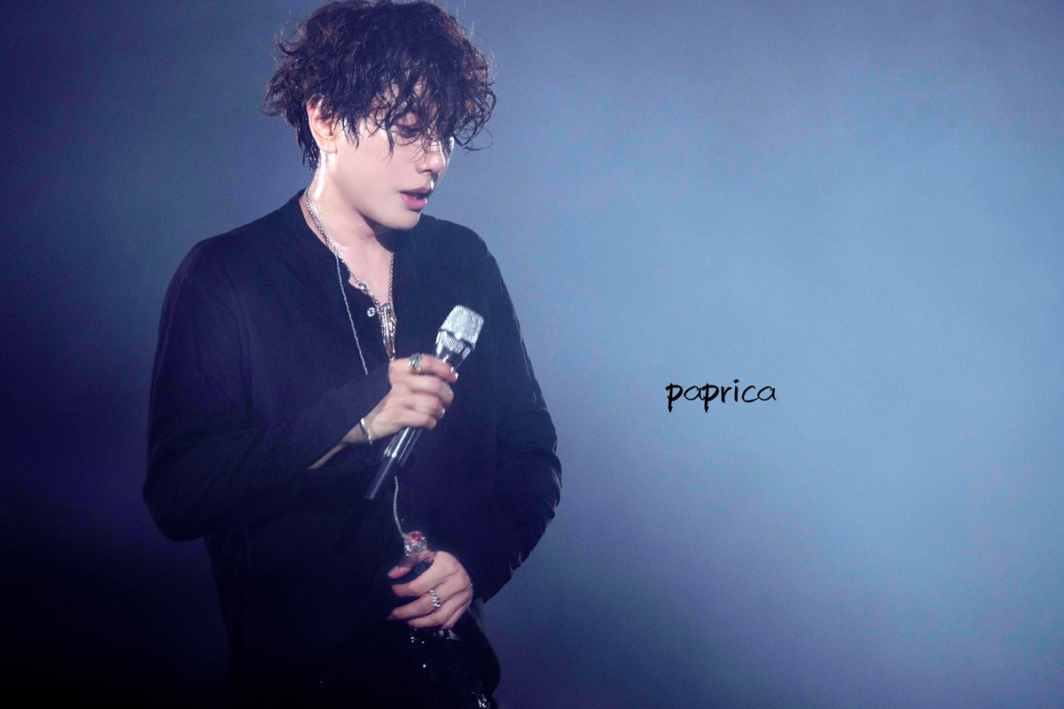 papricaphs's tweet photo. happy New Year..🧣The third one was reworked🧤
PARKHYOSHIN LIVE 2019 LOVES  20190707#LOVERS2019 #박효신 #parkhyoshin #soultree #パクヒョシン #朴孝信 https://t.co/8lzzjyOnlp