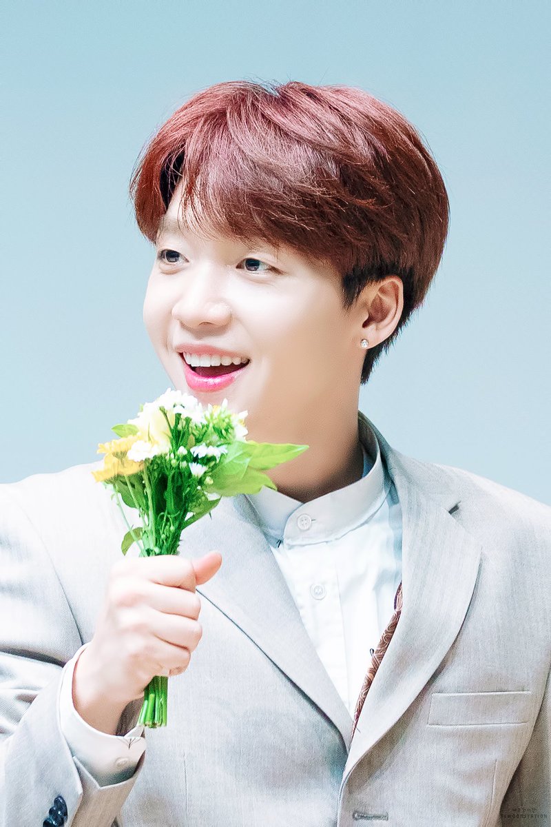 sewoonstation's tweet photo. 191003 신나라 예판 팬싸인회🍀

#정세운 #JEONGSEWOON 
@sewoon_jeong https://t.co/NTVR9Tkafi
