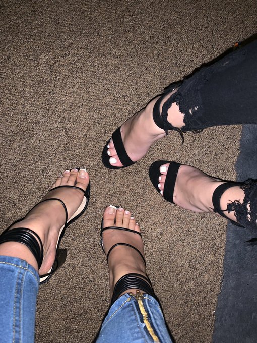 who&rsquo;s a foot lover?👀 https://t.co/hXf17uuN1v<a href="/tag/newprofilepic"class="tags"><span>#newprofilepic</span></a>