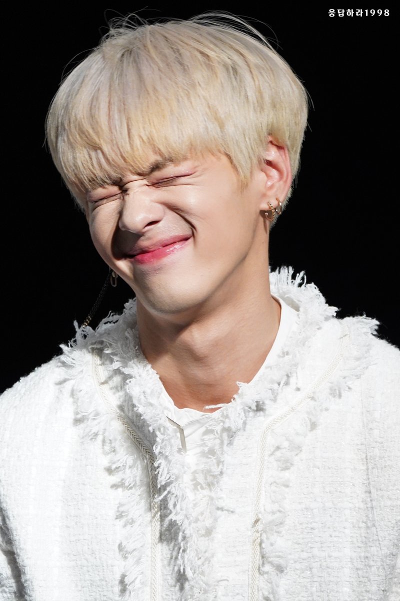 reply1998_ung's tweet photo. 191229 팬미팅 

> 3 < ❣️

#임팩트 #IMFACT #웅재 #UNGJAE https://t.co/MZii0wRTCb