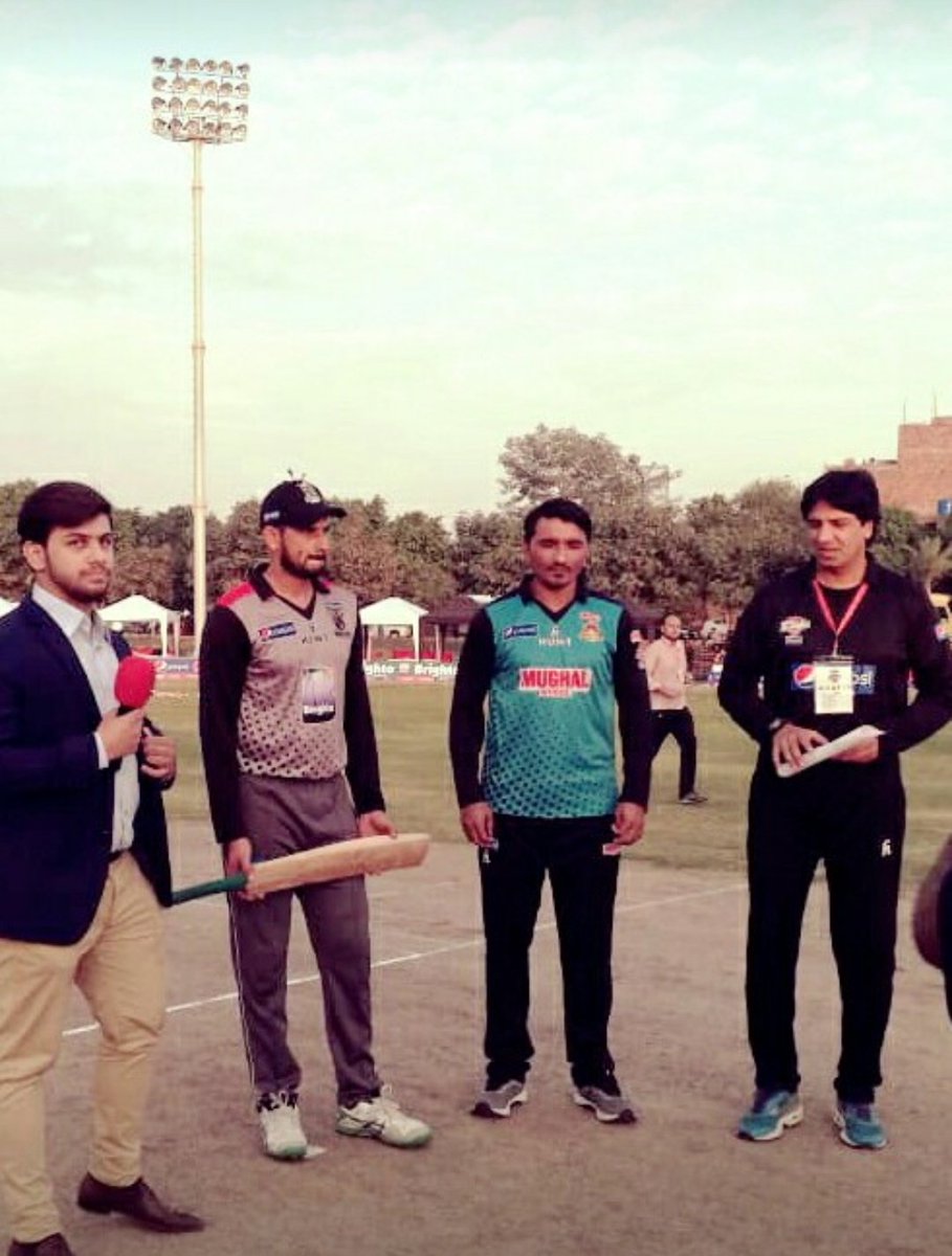 NomanChaudharyy's tweet photo. 2019 was super kind, Alhumdulillah.
Showed up on national television for the first time. 
Commentary at Pakistan' premier first class tournament; QEA trophy. Pepsi Battle of Qalanders, LMS, U-13,U-19 finals.
Covered first intl series; Pak v SL. 
Unique experience of Squash! https://t.co/DYm6WWxL4a