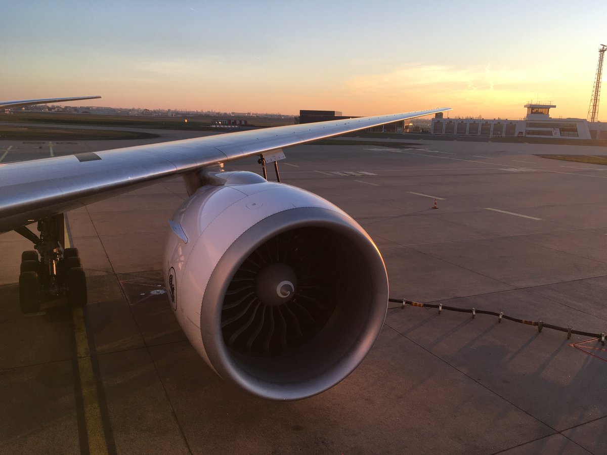 peytour13's tweet photo. Ready to depart #AF644 #777
Remonte stand #ORY
Beautiful sunset #pilotlife #avgeeks https://t.co/haAYKcJdia