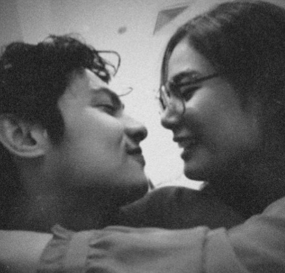 devonandjason's tweet photo. 365/365
Thank you for this year. Thank you for not giving up. Looking forward for another year together, full of love, hope, happiness and blessings with God.🙏🏼 Love youuuu my favorite couple! 💘🤍 See ya 2020! ✨

#devki #devonseron #kikoestrada https://t.co/0repjq60Ez