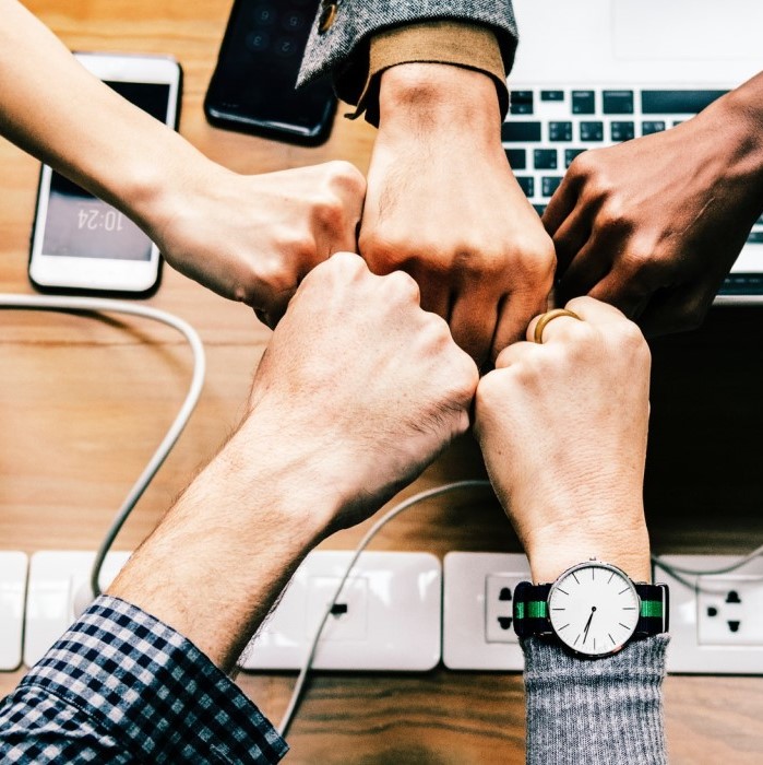 shiftbase_nl's tweet photo. Hoe zorg je ervoor dat het #personeel volledig bij uw #bedrijf betrokken is? Wat kunt u er als #werkgever aan doen om uw personeel zo positief mogelijk te #stimuleren, zodat er minder #ziekte voorkomt en het personeel harder #werken zal? https://t.co/EqFD4O5SWh https://t.co/uQTZhZDZFY