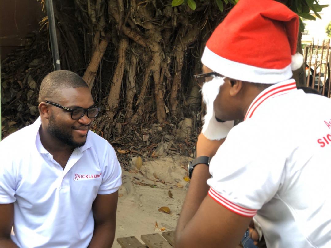 Sickle_Life's tweet photo. Our very own #SickleSanta aka Terence the MC with all the goodies.

#SickleLifeMeetUp3
#SickleLife
#Ghana https://t.co/jOUuTdyTxA