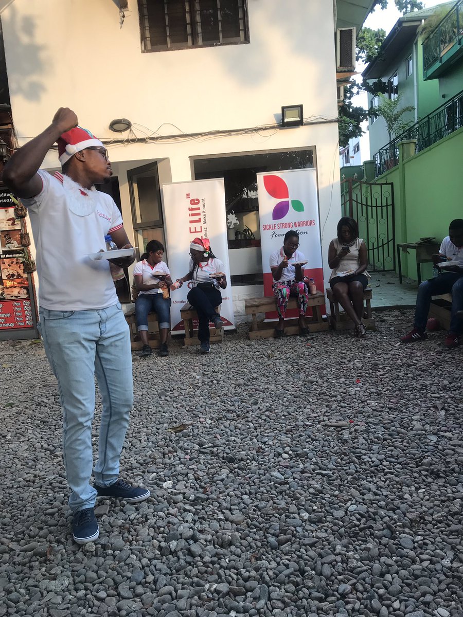 Sickle_Life's tweet photo. Our very own #SickleSanta aka Terence the MC with all the goodies.

#SickleLifeMeetUp3
#SickleLife
#Ghana https://t.co/jOUuTdyTxA