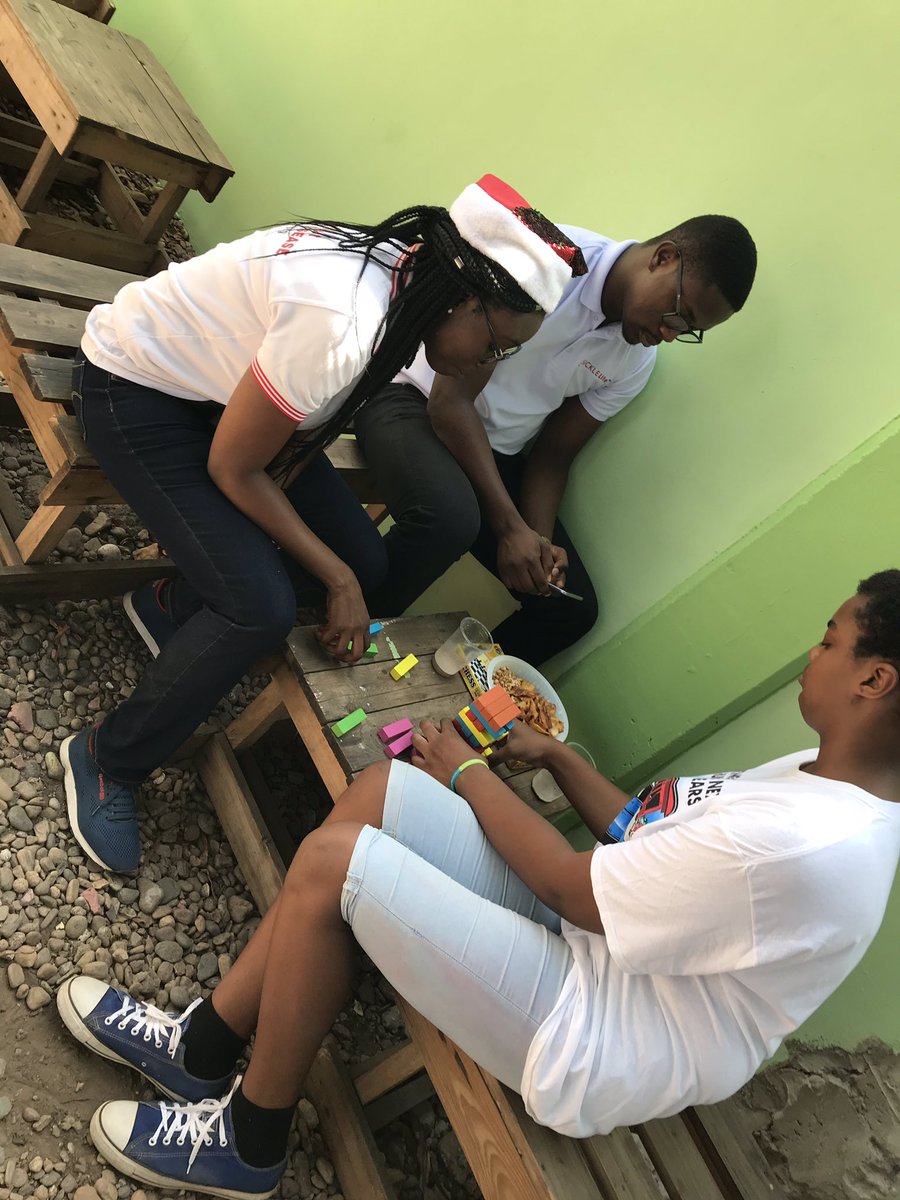 Sickle_Life's tweet photo. And now to the fun (in 3D) and friends.
Oh this was fun fun! 
#SickleLifeMeetUp3
#SickleLife
#Ghana https://t.co/NFBjxtxVzv