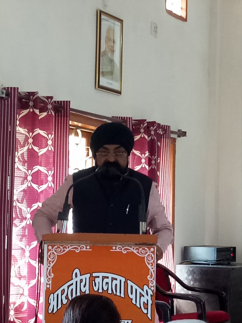 BSawanniBJP's tweet photo. नगर निगम कोरबा में भाजपा का विजय पताका फहरने के बाद महापौर एवं सभापति बनाने की तैयारी को लेकर भाजपा कार्यालय पंडित दीनदयाल कुंज में आयोजित बैठक में शामिल हुआ. नगर निगम कोरबा में भाजपा की जीत के लिए सभी नवनिर्वाचित पार्षदों एवं भाजपा पदाधिकारी व कार्यकर्ताओं को बधाई दी. https://t.co/xbdtgG1ohv