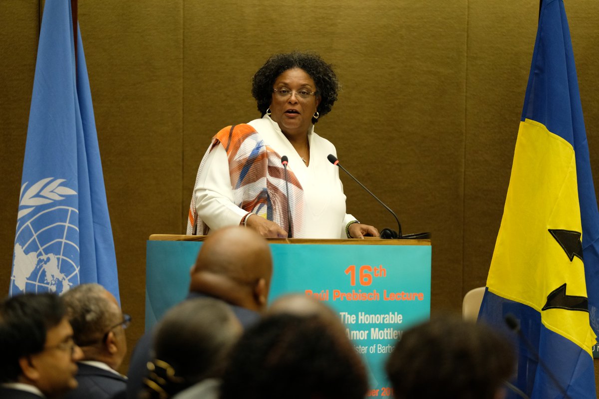 UNCTAD's tweet photo. Here's a look back at 3⃣ 2019 highlights:
1. Our #PrebischLecture by @miaamormottley framed the plight of small islands & the #ClimateCrisis
2. Our #DigitalEconomy Report explored the #digitaldivide
3. We tackled #TradeWars & #Brexit
Here's to 2020 🙌✨
https://t.co/s5e03eYiqP https://t.co/TcWAKJOgUm