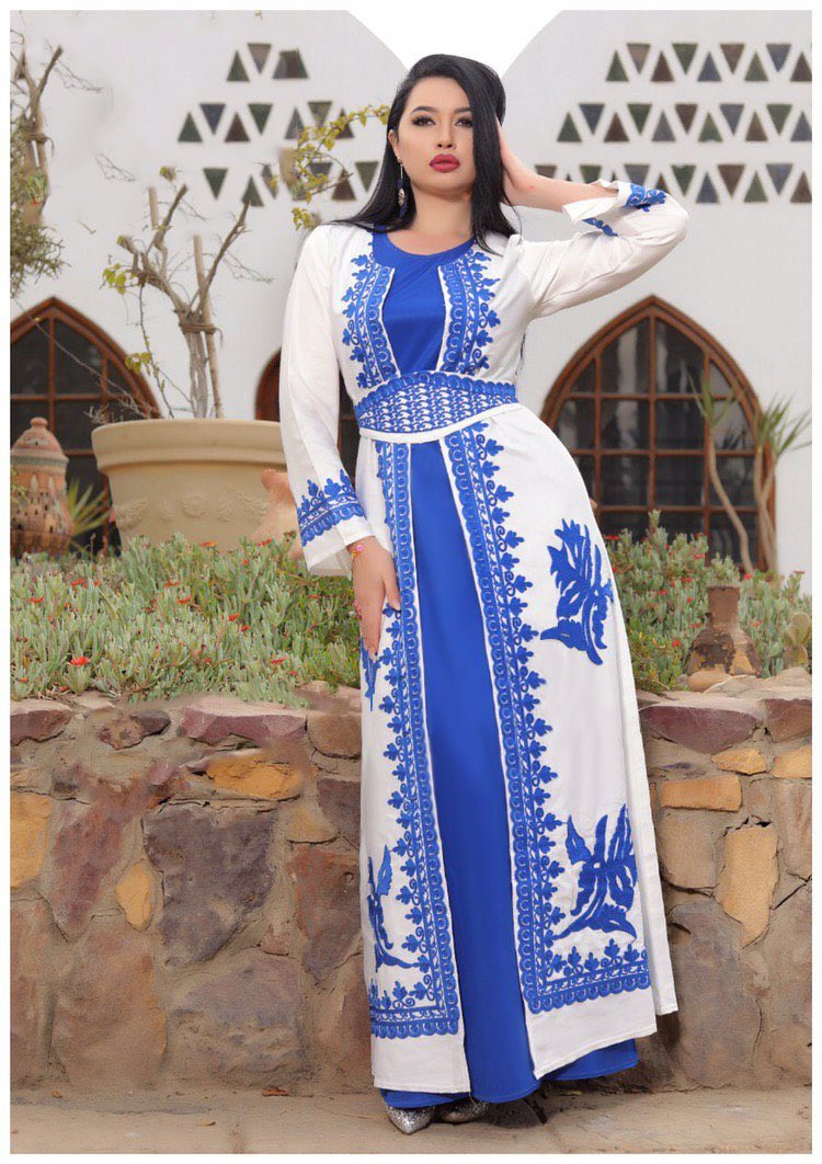 AlmalkaStore's tweet photo. أناقة وفخامة مع القفطان بالألوان الرائعة.. 😍
خصومات كبيرة, والكمية محدووووودة 💥

#جلابية #قفطان #الملكة #almalka https://t.co/rU0Nij6lbD
