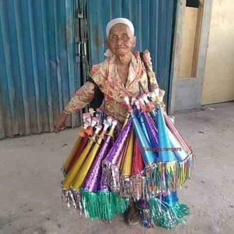 wisanggeni_084's tweet photo. Dimana hati mu berpihak kisanak ?....

Menyisihkan sedikit rezekimu untuk yg benar² membutuhkan di negri ini atau menyisihkan sedikit rezekimu utk yg belum jelas untuk apa!!!

#GerakanBeliTerompet https://t.co/wqsqN13um9