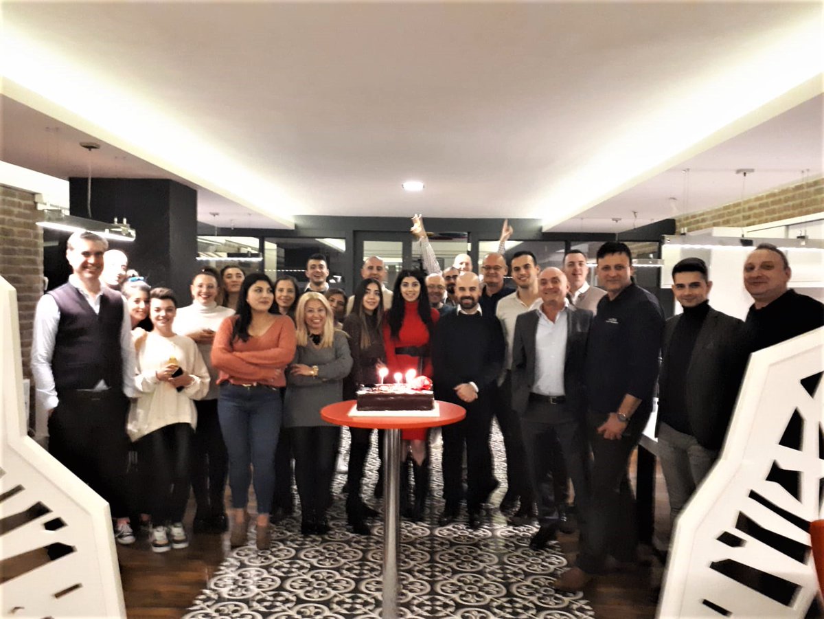 matrix_travel's tweet photo. #MatrixTravel ekibi olarak yeni yılınızı kutlar, her şeyin gönlünüzce olacağı bir #2020 yılı dileriz🎄🍾🎉🎊 https://t.co/fLJuYybjPj