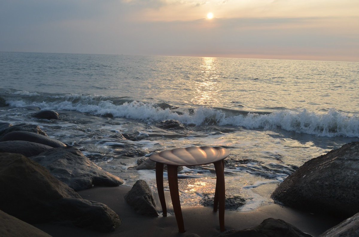 WAVE_affects's tweet photo. 2019 is an amazing year.
We had a lot of great memories and good work.
Wave will continue to present the best wooden work for you!

2019是很美好的一年，
我們有很棒的回憶以及作品！
wave會持續創作更好的木作產品

#tridacna #firstwork #wave #startedfrom2014 #woodenworking #woodlover https://t.co/Kx3z6QAIjD