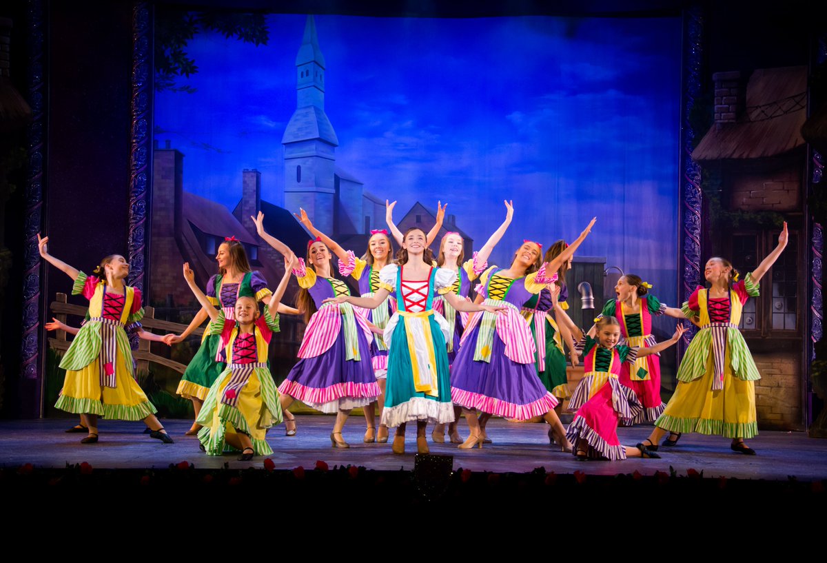 Happy New Year from cast &amp; crew of Beauty &amp; the Beast &amp; the staff &amp; volunteers <a href="/FernehamHall/">Ferneham Hall</a> to all our customers! We've had rave reviews &amp; record crowds to see this year's panto so book now on 01329 231942 or at fernehamhall.co.uk to see the last show before the big refurb!