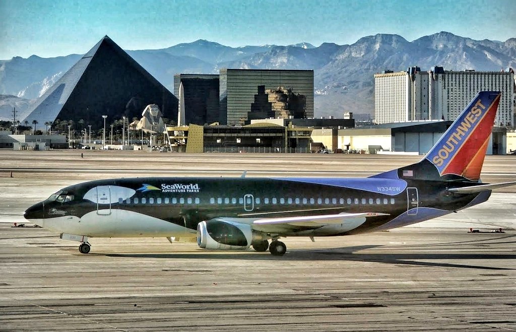 Once upon a time in Vegas ⭐ was waiting for my flight when suddenly this beauty appeared in front of my lens (date 2007) <a href="/juvenalvtjunior/">Junior 🇧🇷🇺🇦🇺🇦🇧🇷</a> <a href="/SouthwestAir/">Southwest Airlines</a> @karwundel