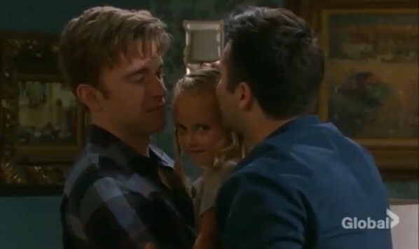 LizPierce75's tweet photo. Their beautiful daughter, the light of their lives wishing #DaddyWill A Happy New Year. Our beautiful #Wilson #Family Perfect family moment #ReuniteWilson #ReuniteOurWilsonFamily
#Wilson #Love #Family #Days https://t.co/OkO082bM2d