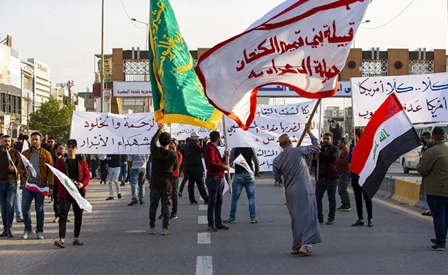 Chaos at US embassy in Iraq as protesters burn flags over airstrikes.
ndtv.com/world-news/cha…