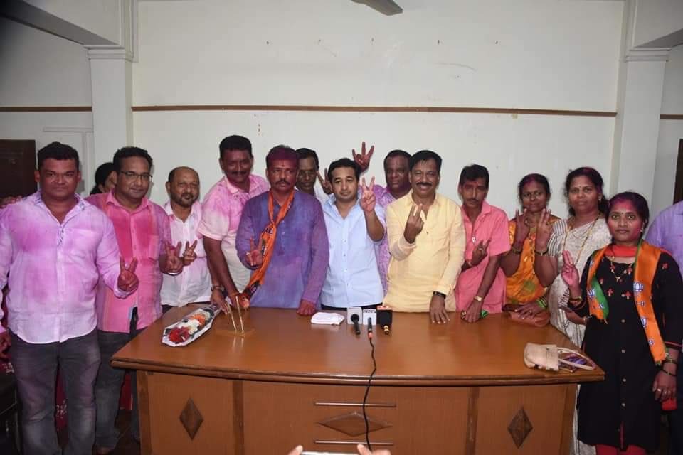 BJP4Maharashtra's tweet photo. सावंतवाडी नगरपालिकेच्या नगराध्यक्ष पदी भाजपचा दणदणीत विजय.
संजय परब यांचे हार्दिक अभिनंदन! https://t.co/iIts9sgVEI