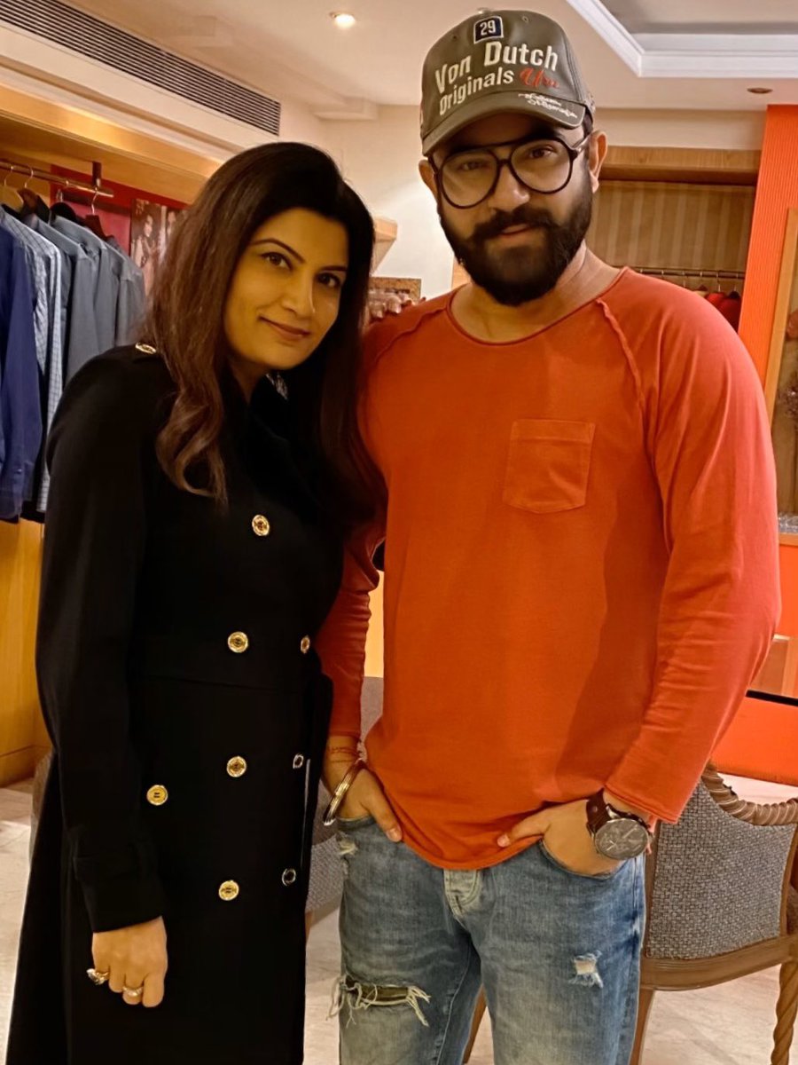 Jyoteekhaitan21's tweet photo. When @myslf_soham drops in at the studio! #mandatoryclick #justposing Missed u Tanaya Chakraborty! https://t.co/DEh4H13PGS