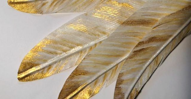 fellkunst's tweet photo. Handmade feathers... But for which animal? 😉���
#feathers #fakefeathers #wip #work #poseableartdoll #artdoll #doll #poseableart #fantasy #art #poseabledoll #unique #ooak #fabric #oneofakind https://t.co/xtggfkDtla https://t.co/WugktJoB6i