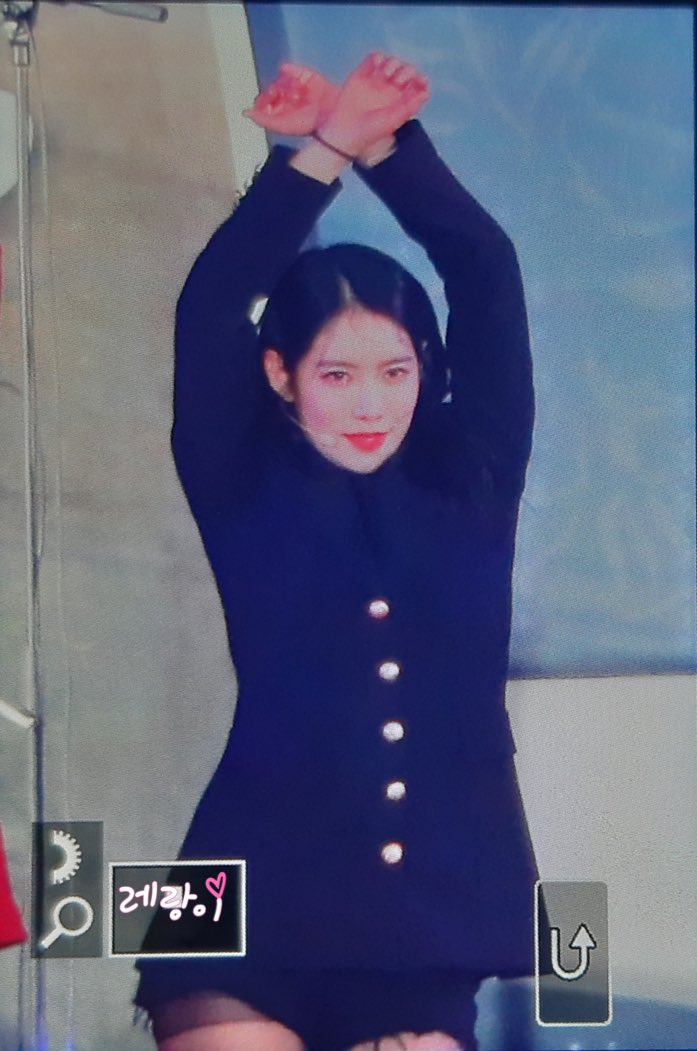 relovely_'s tweet photo. 191231 프리뷰2

#희나피아 #HINAPIA #강예빈 #예빈 #YAEBIN https://t.co/hrtLnHKrIg