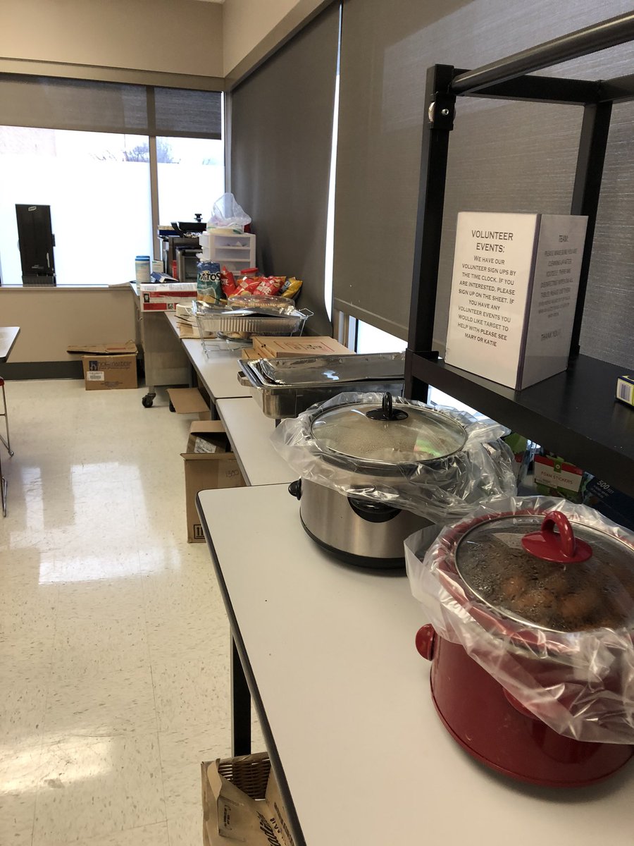 Happy New Years Eve!!! #T2322 #workwhereyoulove <a href="/twiterlesmcnik/">Nicole Marie</a> <a href="/MaryVtotheZ/">Mary Veasey</a> <a href="/theTargetDeV/">DeV from Targèt</a> <a href="/LASchreib/">Leigh Ann Schreiber</a>