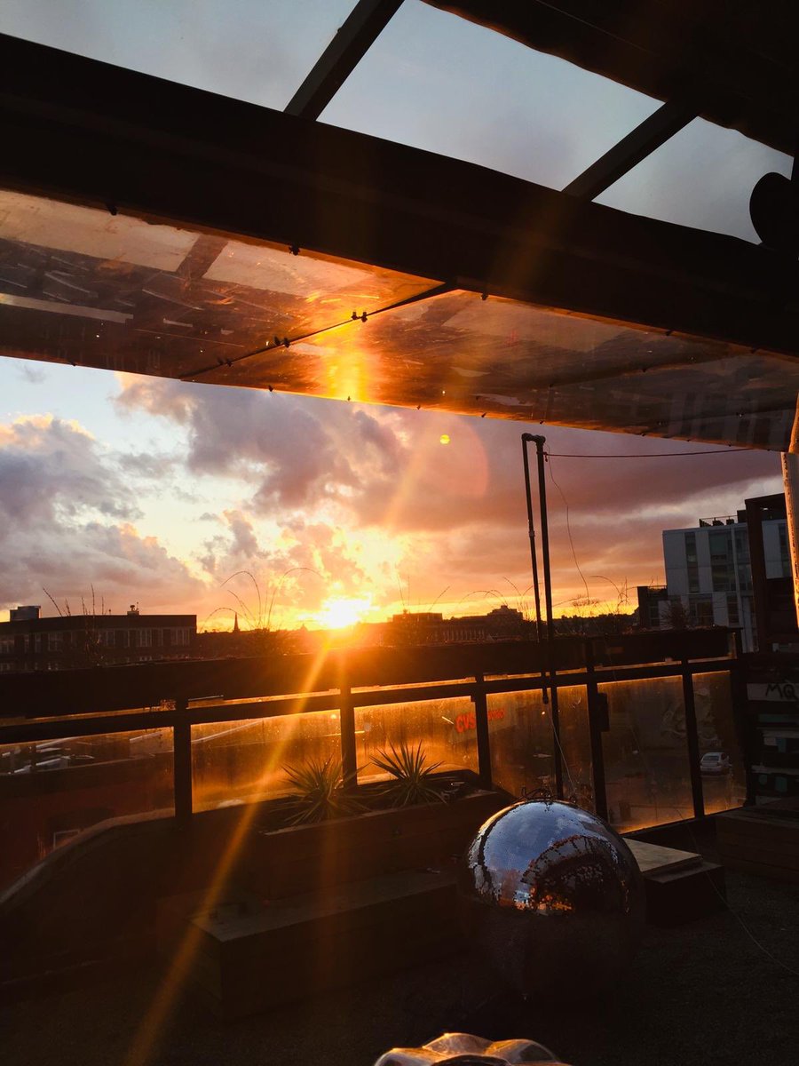 FlashClubDC's tweet photo. We’re on our way to a Brand New Day. See you all on dance floor tonight and in 2020! .
And don’t forget about our 7AM MORNING CEREMONY in the Green Room, rooftop. 🎉⚡️ #FlashLifeDC #BrandNewDay2020 #flashclub https://t.co/Ms5yu9A9MN