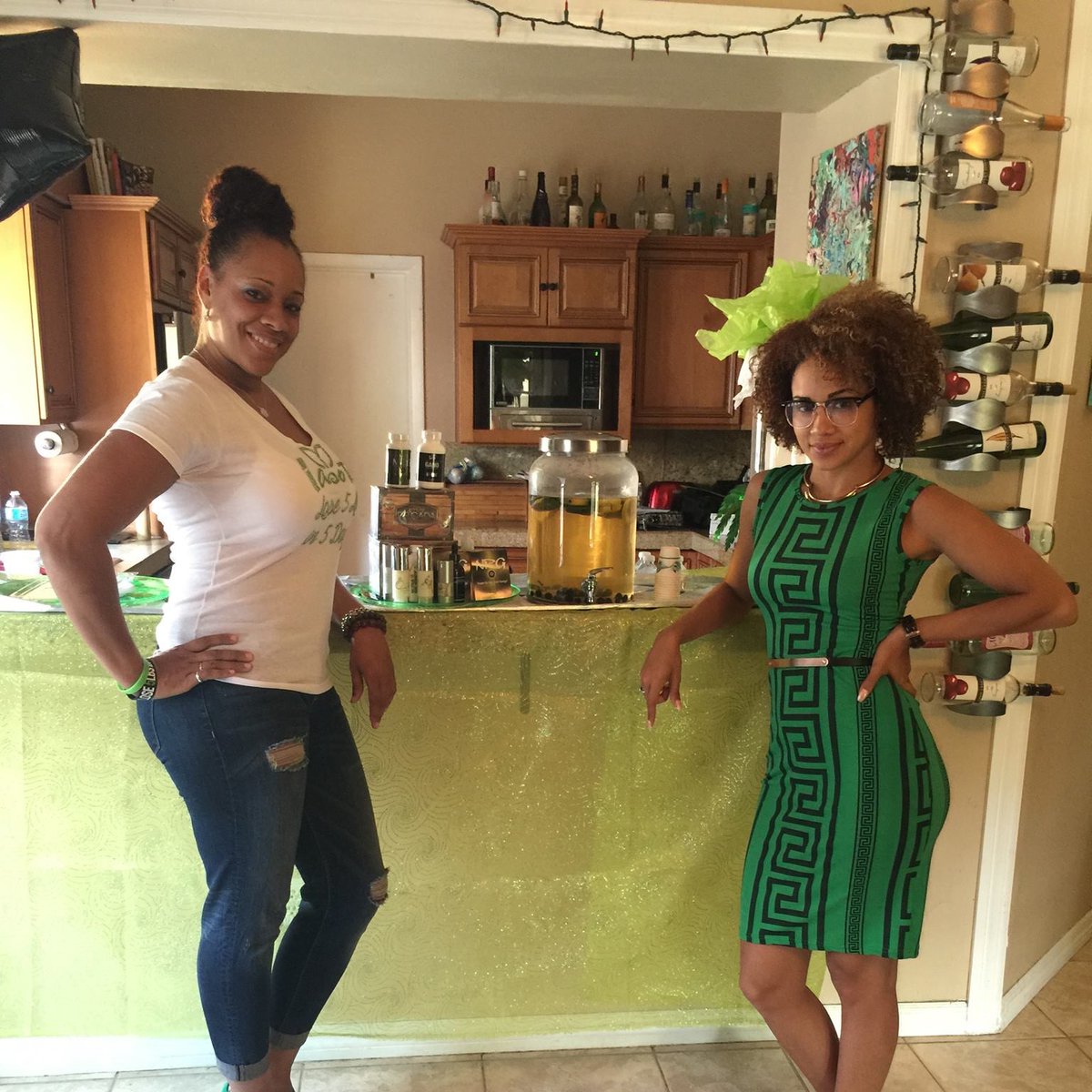 Killerbodynv's tweet photo. 2014 I joined a Business with my mom which she is still consistent with today. I knew my clients could benefit from these products and truly did! #KillerBodyDecade https://t.co/8P0DyZZU8x