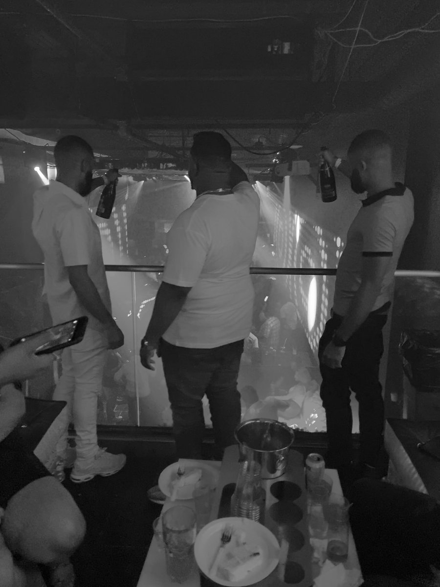 Elijah12Hill's tweet photo. Cheers to 2020. We only 5 years deep into this shxt. Next 10 years I pray this money never divide us. 3 years max we a have everything we want. #Coded https://t.co/7MQLy4p9OR
