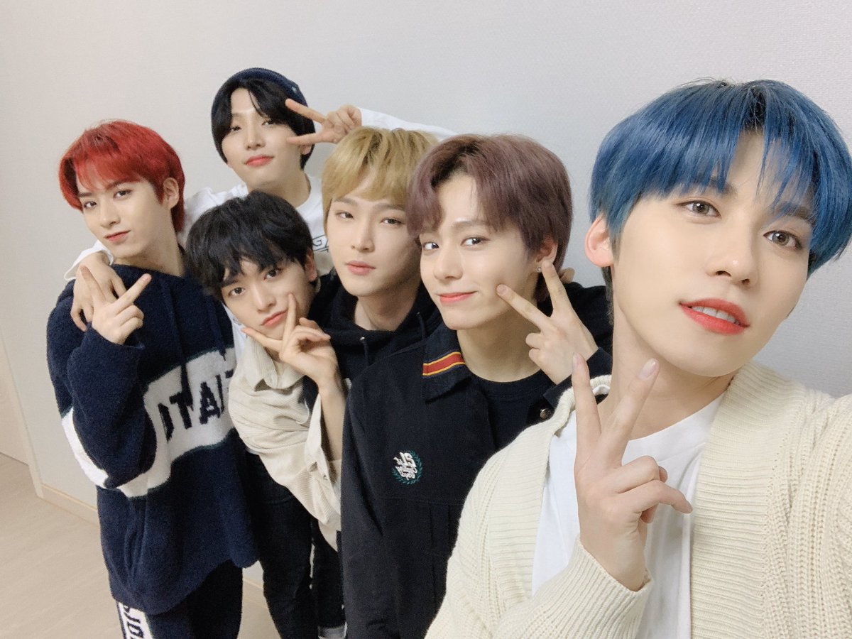 official_ONEUS's tweet photo. [#ONEUS]

🌏 🌕 ✨

우리 투문💛 새해에도 원어스와 함께 
소중한 추억 간직하며 만들어가요💛

2020년도 잘 부탁해요❣️ 투문❣️

🌏 🌕 ✨

#원어스 #이달의원어스 #1월의원어스 https://t.co/weeXJKVhHS